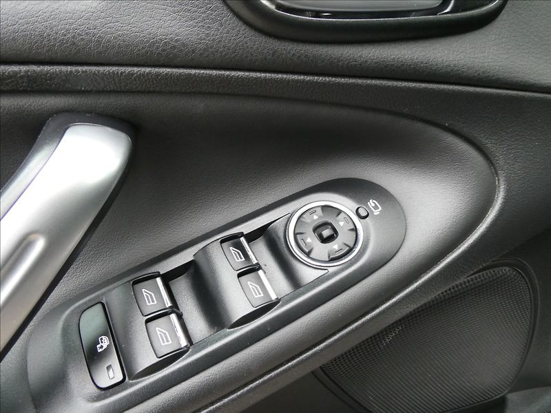 Ford S-MAX 2,0 EcoBoost Titanium,AT,závěs - fotka 35 z 60