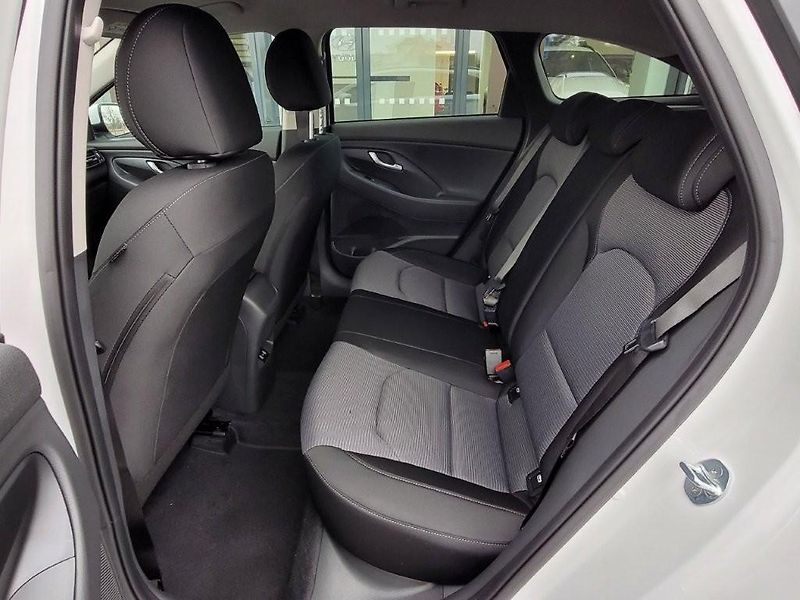 Hyundai i30 (2026) WG 1.0 T-GDI 85kW MT SMART  - fotka 15 z 26