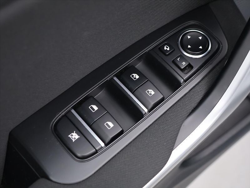 Kia Ceed 1,5 T-GDI 117kW TOP DPH CZ 1.M - fotka 15 z 32