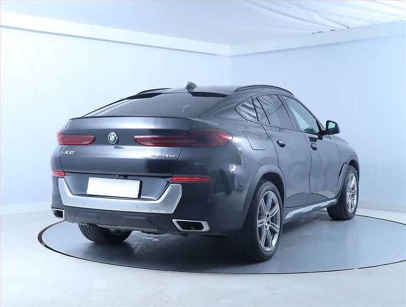 BMW X6 (2021) xDrive30d, ACC, Výhřev, Kamera - fotka 5 z 20