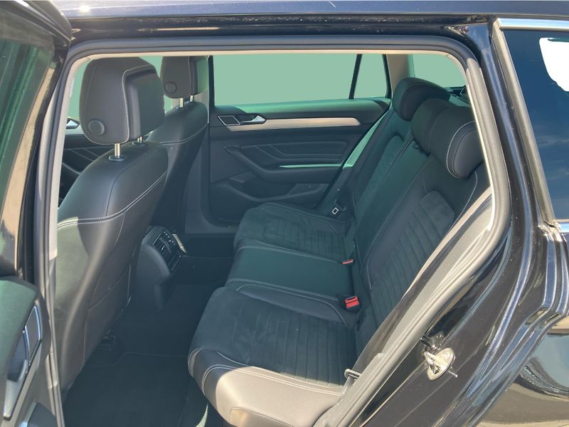 Volkswagen Passat 2,0TDi 110kW Business Premium - fotka 12 z 30