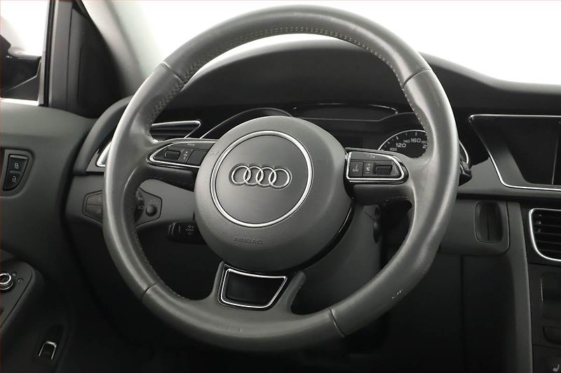 Audi A4 (2015) 2.0 TDI, Navi, Bi-Xenony - fotka 13 z 16