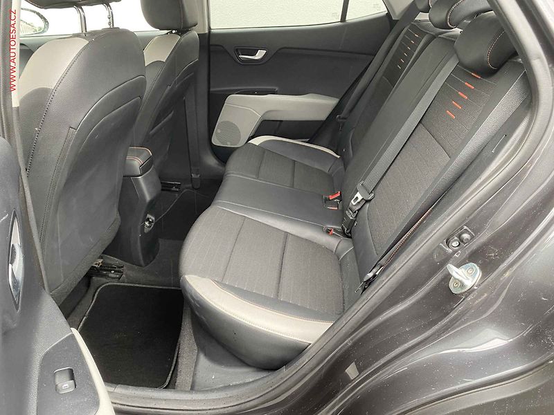 Kia Stonic (2019) 1.0 T-GDi, Navi, kamera, kůže - fotka 10 z 15