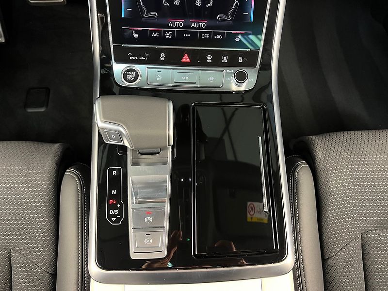 Audi Q8 50TDI QUATTRO S-LINE, PANORAMA - fotka 33 z 42