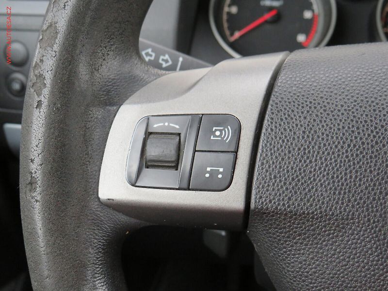 Opel Zafira (2006) 1.9CDTi, AC, tempo, park - fotka 14 z 15