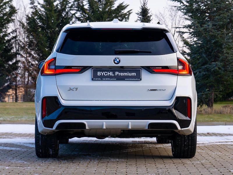 BMW X1 xDrive20d (U11) M Sport Paket  - fotka 6 z 31