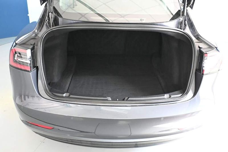 Tesla Model 3 (2019) RWD LED Kamera Range Plus 225K - fotka 8 z 34