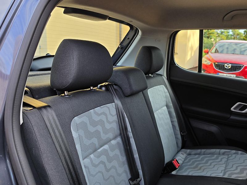 Škoda Fabia II 1.4i 16V AMBIENTE*2x SADA* - fotka 35 z 55