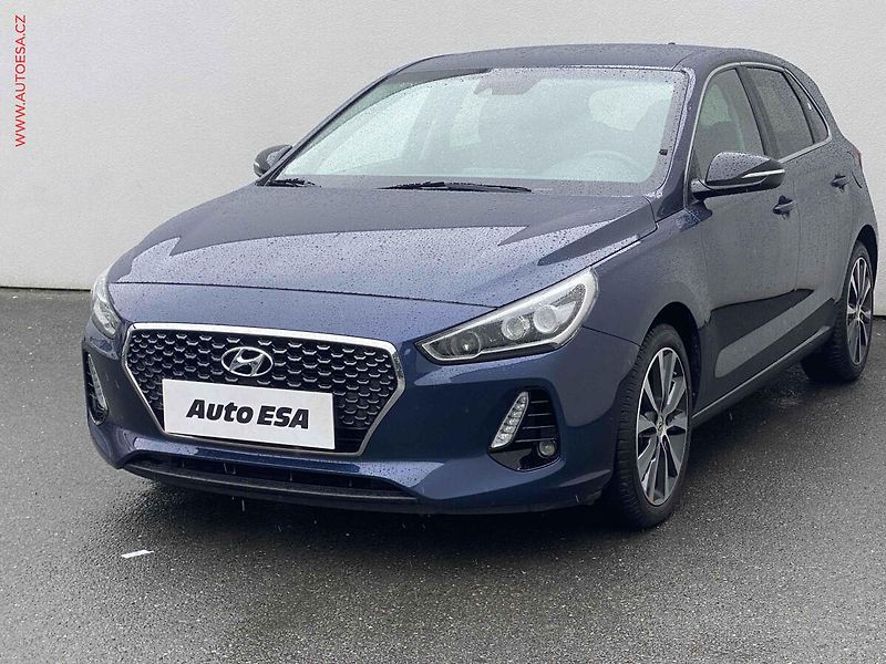 Hyundai i30 (2017) 1.0 T-GDi, Style, LED, kamera - fotka 3 z 17