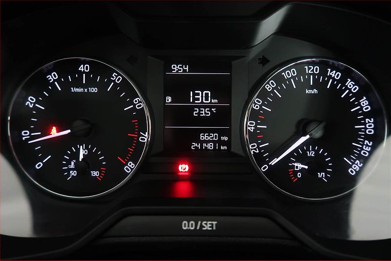 Škoda Octavia (2013) Ambition 1.2 TSI, Tempomat - fotka 11 z 14