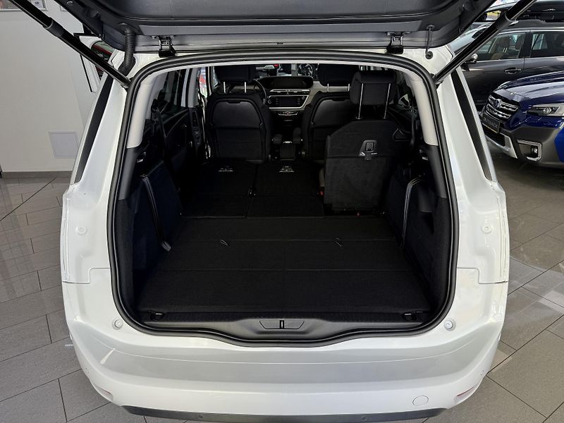 Citroën Grand C4 SpaceTourer 1.5 Blue HDi 130 EAT8 Shine P. - fotka 24 z 53