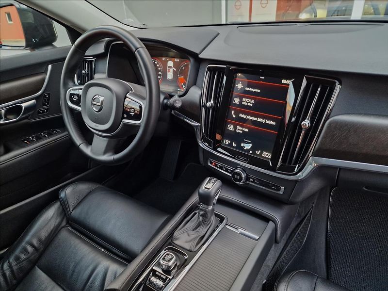 Volvo V90 D4 AWD Cross Country,ČR,1.Maj - fotka 38 z 50