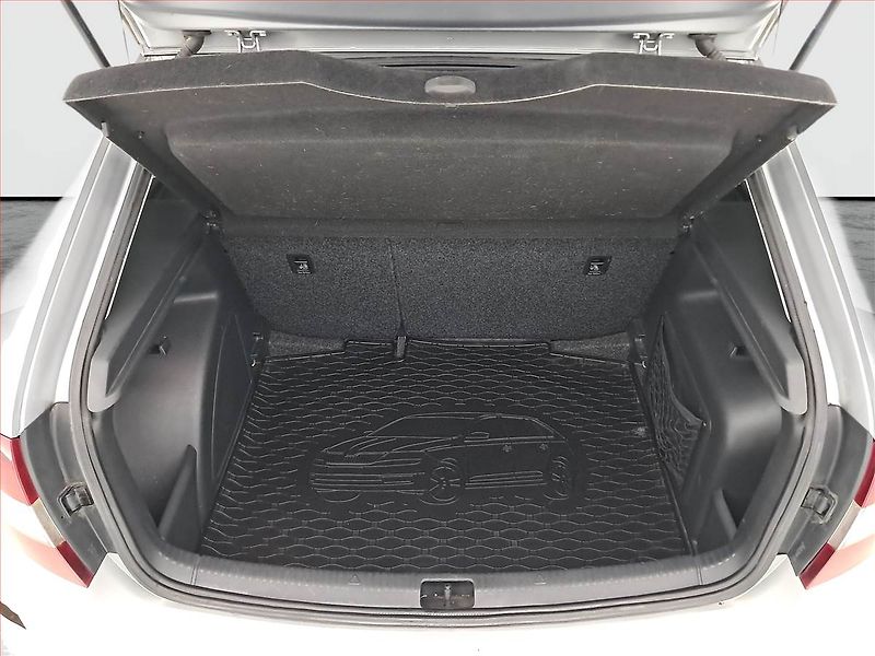 Škoda Rapid (2014) Spaceback 1.2 TSI, Serv.kniha - fotka 13 z 16
