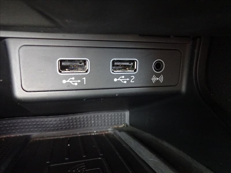 Seat Leon 1,6 TDI 85kW - fotka 40 z 55