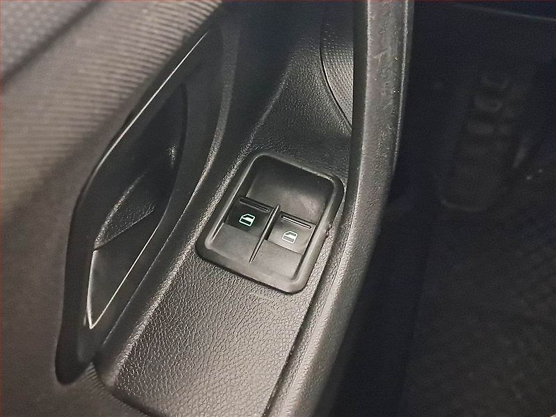 Škoda Roomster (2012) 1.4 16V, Park. senzory - fotka 15 z 17