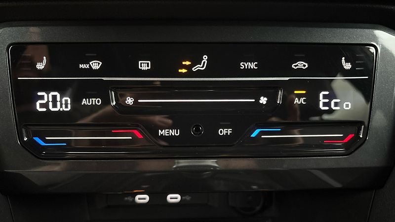 Volkswagen Tiguan 1.4 TSI PHEV DSG R-Line - fotka 13 z 33