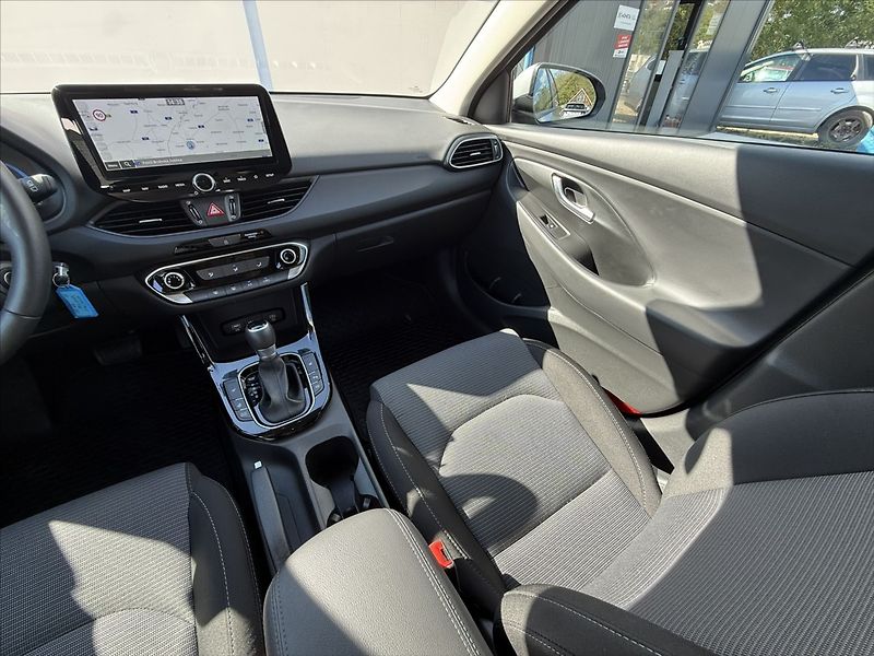 Hyundai i30 1,5 T-GDI 103kW DCT Family - fotka 18 z 23