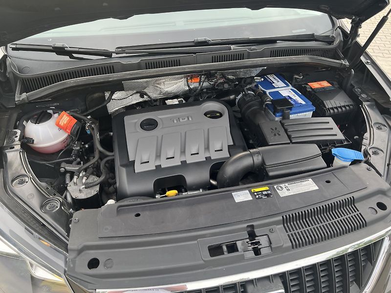 Seat Alhambra (2014) 2,0TDi DSG Style MAX VÝBAVA!!! - fotka 75 z 77