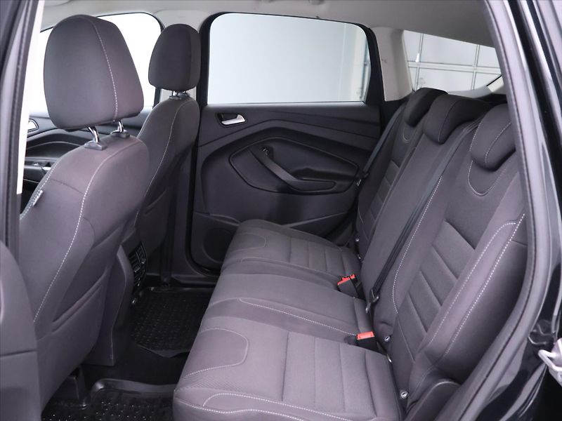 Ford Kuga 1,6 EB 110kW CZ Aut.Klima - fotka 14 z 31