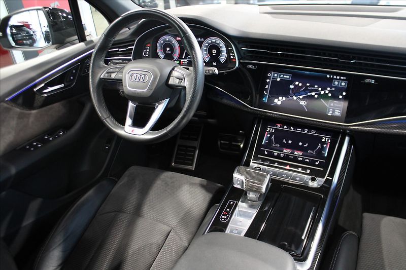 Audi Q7 50 TDi quattro Competition Plu - fotka 15 z 39
