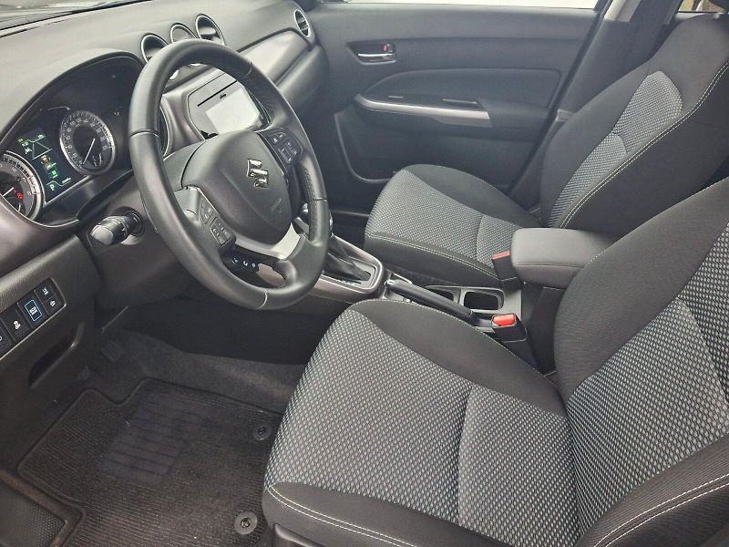 Suzuki Vitara (2024) Premium Hybrid Automat - fotka 6 z 35