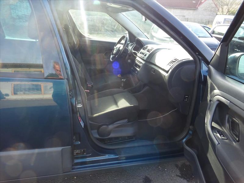 Škoda Roomster 1,6 TDI - fotka 15 z 36