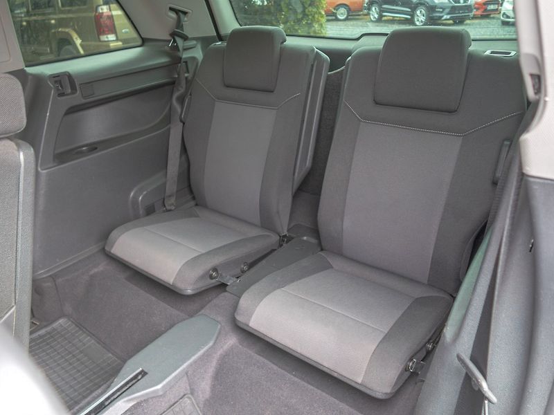 Opel Zafira (2008) 1.9D 88KW - 7 sedadel - fotka 33 z 40