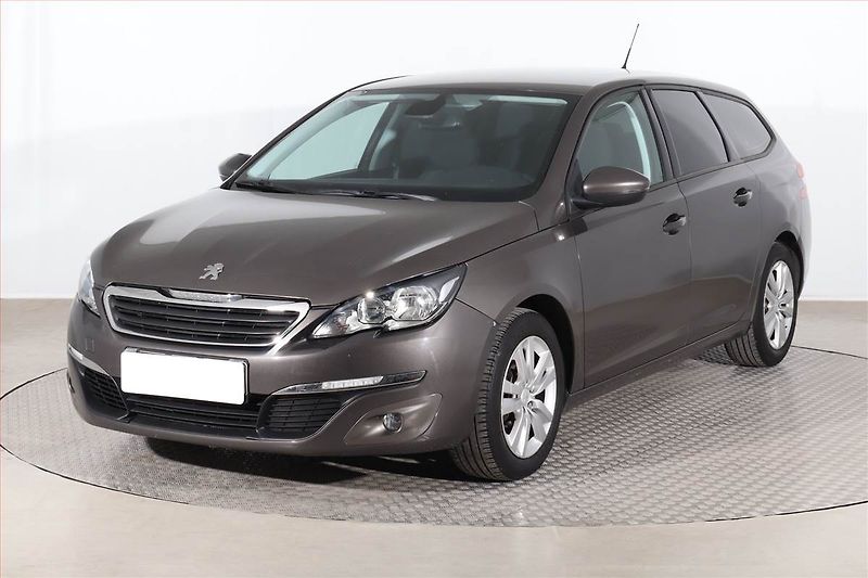 Peugeot 308 (2015) 1.6 e-HDi, Navi, Tempomat - fotka 2 z 21