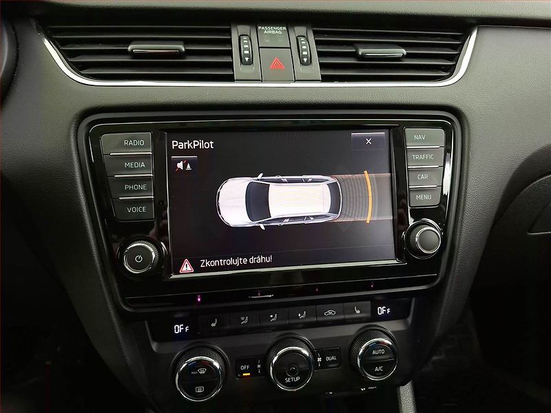 Škoda Octavia (2014) 1.8 TSI, Automat, Navi, Xenony - fotka 19 z 19