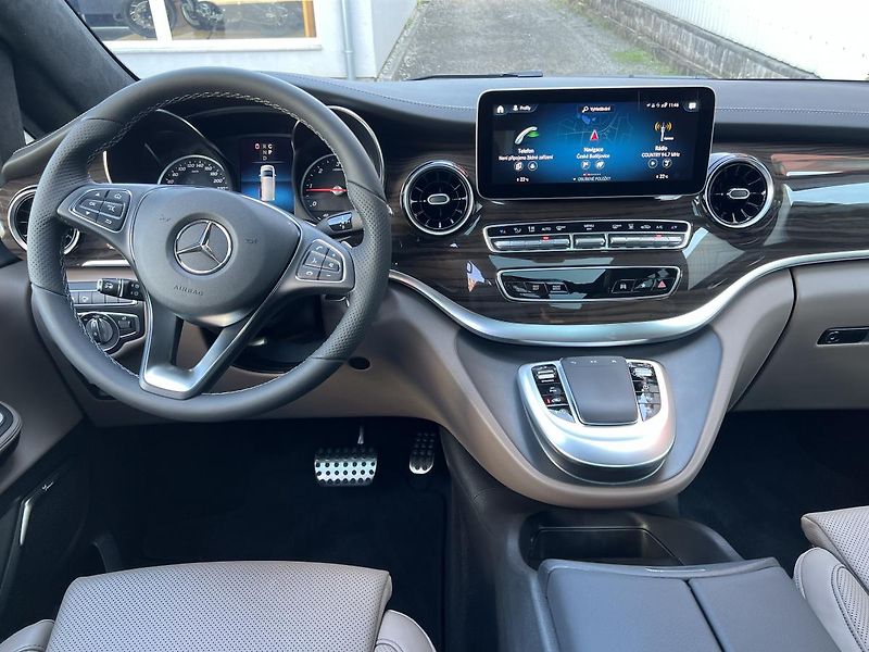 Mercedes-Benz Třídy V V300 4M AMG EXCLUSIVE PC 3.3mi - fotka 13 z 16