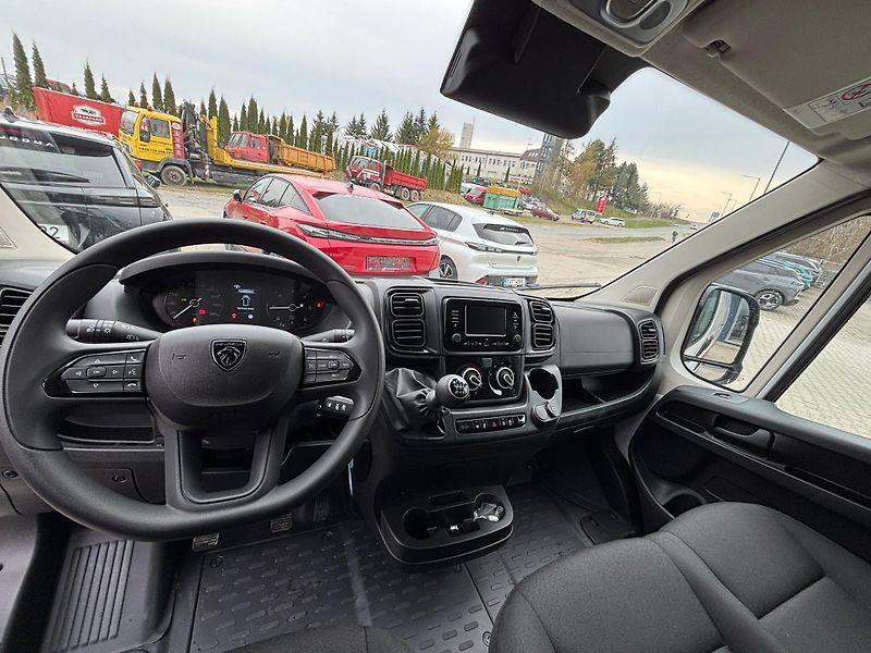 Peugeot Boxer Furgon 4350 L4H2 140k MAN6 - fotka 17 z 17