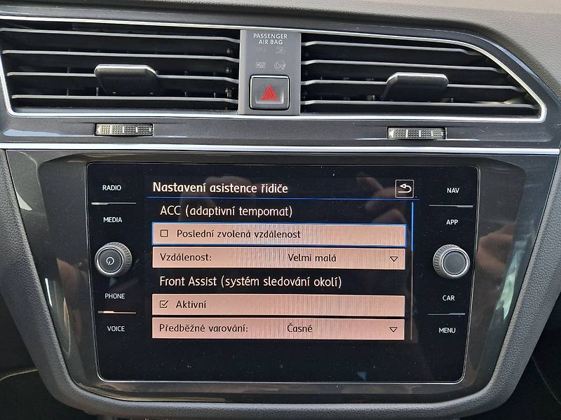 Volkswagen Tiguan (2018) COMFORTLINE 2.0 TSI / 132 kW D - fotka 14 z 35