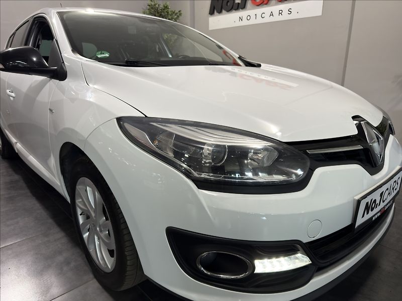 Renault Mégane 1,6   i LIMITED NAVI VÝHŘEV - fotka 28 z 28