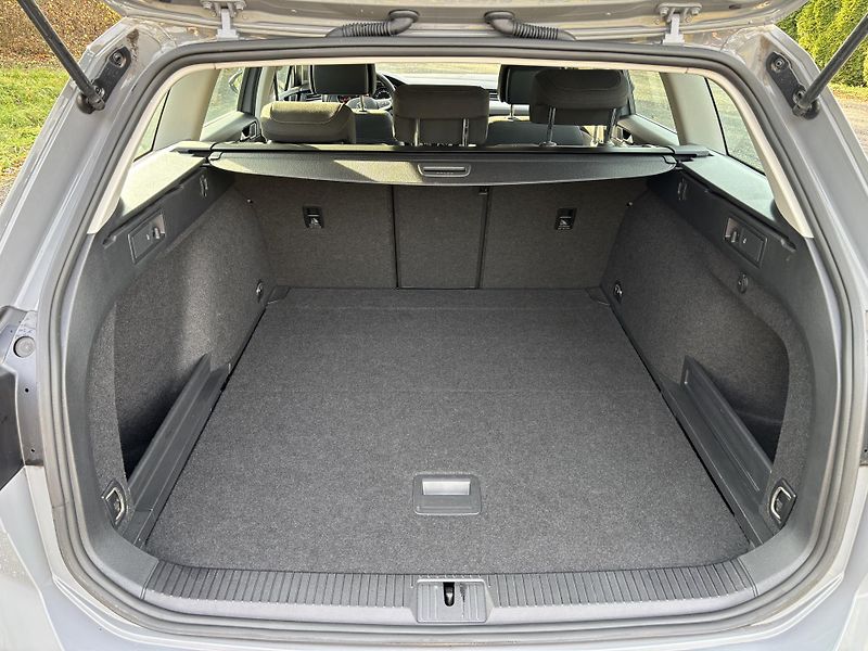 Volkswagen Passat (2022) Variant 1,5TSI EVO Business ČR - fotka 26 z 28