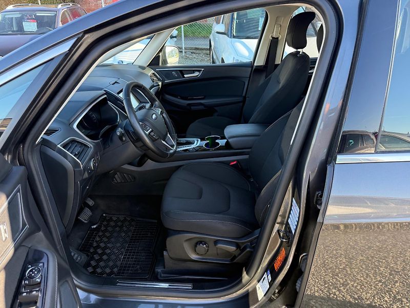 Ford S-MAX 2.0 TDCI TITANIUM 7 MÍST 4X4 - fotka 8 z 15