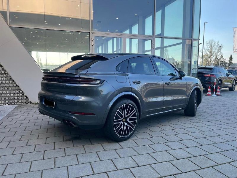 Porsche Cayenne 4,0   V8 S Coupe - fotka 3 z 17
