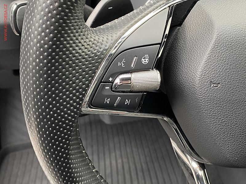 Škoda Karoq (2023) 1.5TSi, 2.maj,ČR, SportLine - fotka 13 z 19
