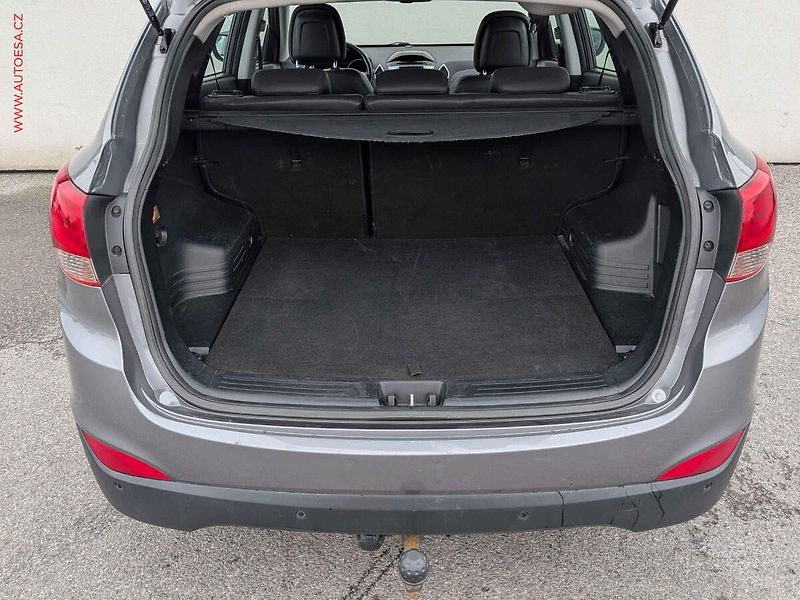 Hyundai ix35 (2012) 1.6GDi, ČR, AC, TZ, park - fotka 7 z 16