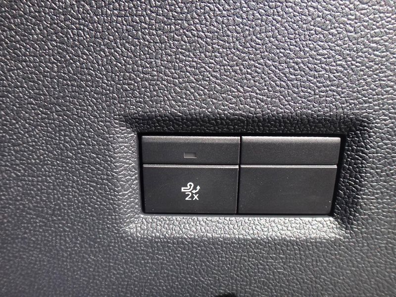 Ford Transit Custom (2026) Kombi Trend 340_L1H1_2.5Durate - fotka 22 z 30