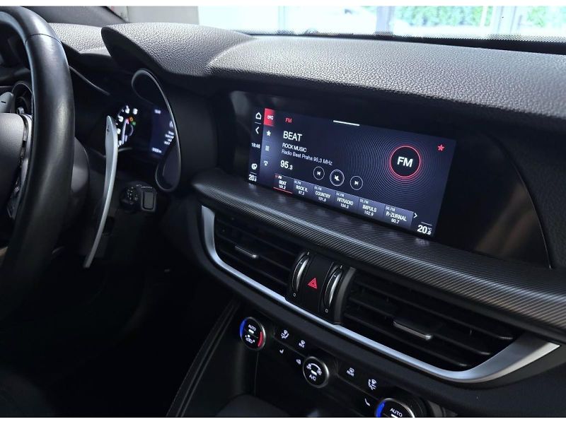 Alfa Romeo Stelvio (2023) 2.0T 280k AT8 ZF Q4 4x4 Veloce - fotka 9 z 19