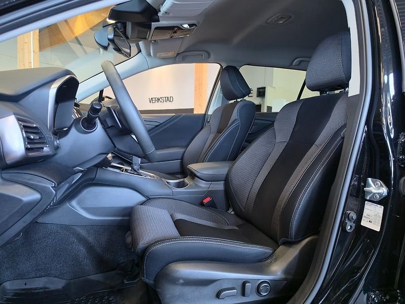 Subaru Outback 2.5i 4WD Active - fotka 7 z 14