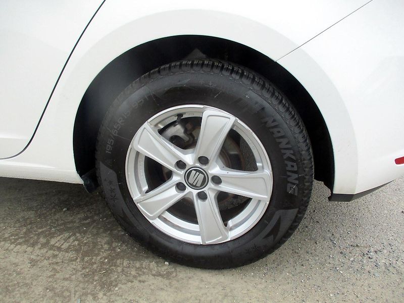 Seat Leon 1,2TSi 77kW STYLE FULL LED - fotka 41 z 48
