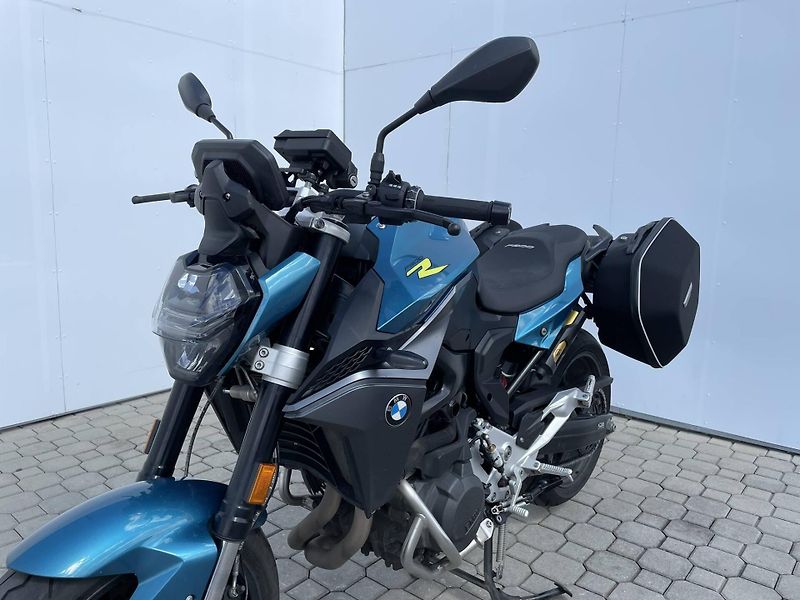 BMW (2025) F 900 R - fotka 9 z 13