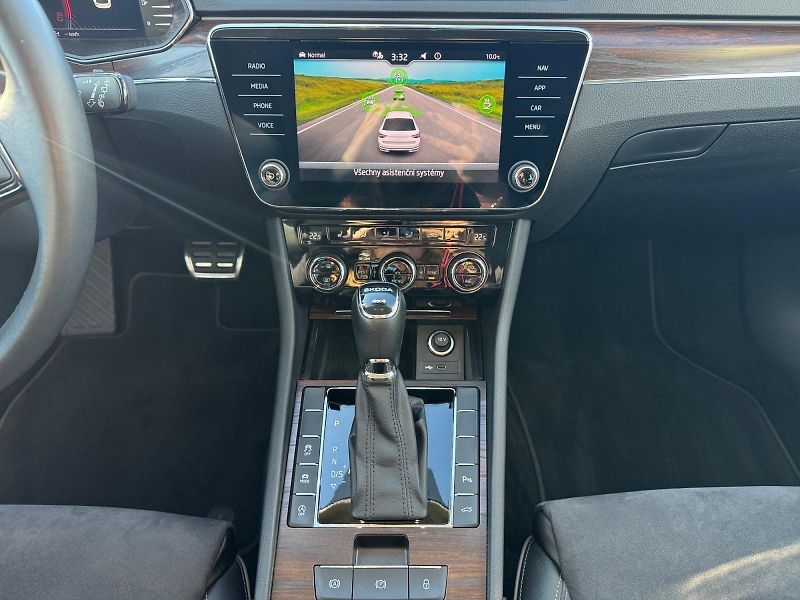 Škoda Superb (2022) SCOUT 2.0TDI 147kW 4x4 DSG TAŽ - fotka 10 z 11