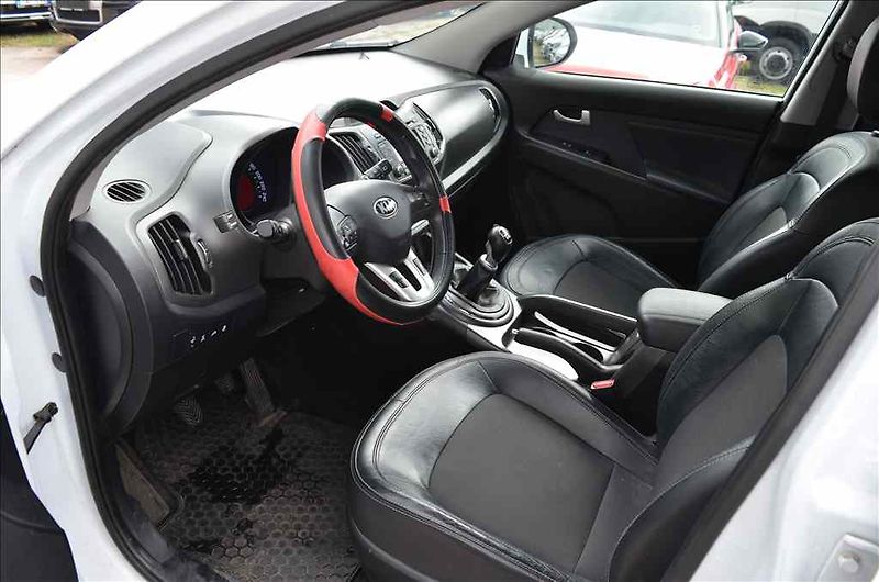 Kia Sportage (2013) 2,0 CRDI AWD - fotka 13 z 28