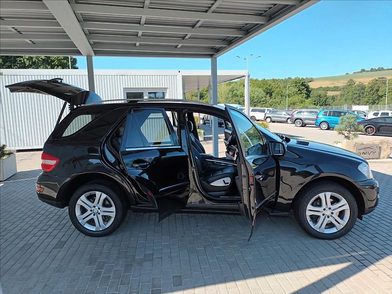 Mercedes-Benz Třídy M 3,0 350CDI,165KW,KŮŽE,NAVI - fotka 9 z 41