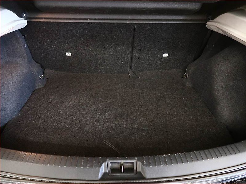 Nissan Qashqai (2009) 1.6 - fotka 13 z 14