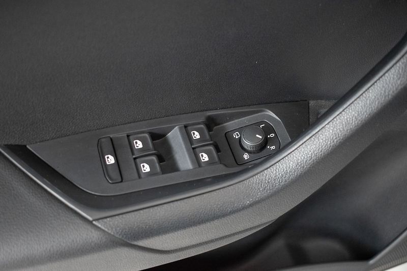 Škoda Karoq 2.0TDI*REZERVACE* - fotka 15 z 44