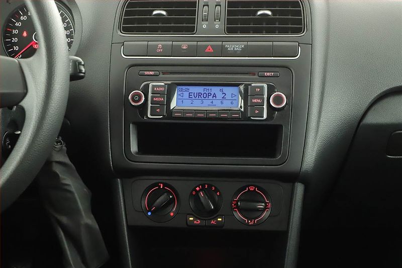 Volkswagen Polo (2011) 1.2 12V, ČR,1.maj - fotka 9 z 12