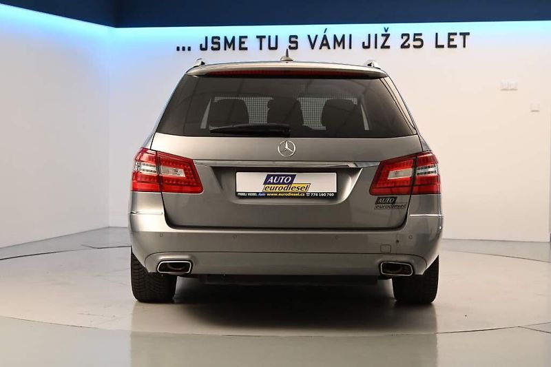 Mercedes-Benz Třídy E (2012) 2.2 220 T 7G-TRONIC Avantgarde - fotka 6 z 30